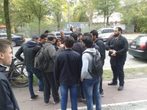 woman from Lageso conving people to leave